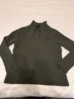 Vortex Quilted Olive Pullover Womens